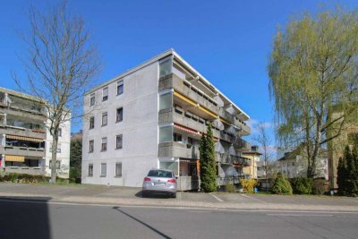Großzügige 4,5-Zimmer-Wohnung mit Balkon und zwei Stellplätzen