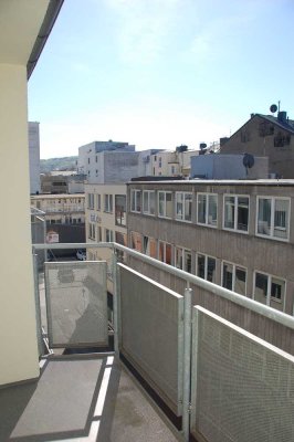 Große City-Wohnung 3 Zimmer und Balkon!