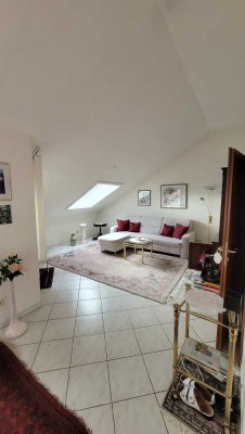 Schöne Dachgeschosswohnung in sehr guter Lage von Möhringen