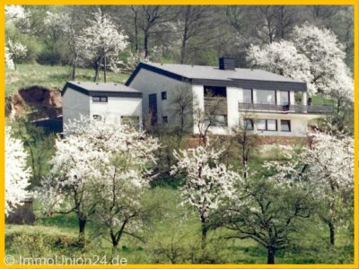 245 m² Architektenhaus in einmaliger Wohnlage mit atemberaubenden Terrassen zur Fränkischen Schweiz