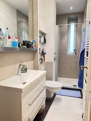 Altbaucharme in bester Lage - stilvolle 2-Zimmer Wohnung mit Balkon in UKE-Nähe