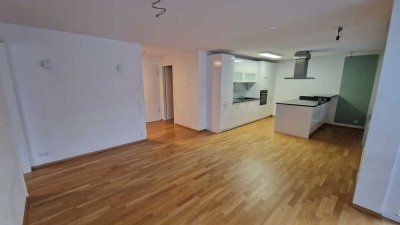 gehobene urbane 2-Zimmer Wohnung im 3.OG (teilmöbliert)