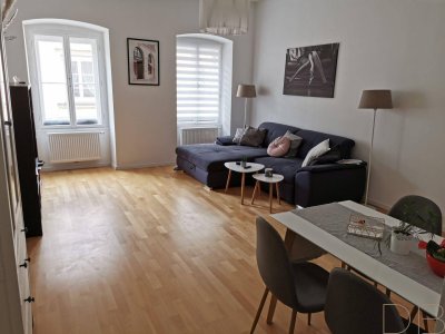 ANLEGER AUFGEPASST! Top sanierte, vermietete Wohnung zu verkaufen (4,3% Rendite)! Kurzzeit Vermietungen möglich!