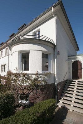 Paradies für junge Leute in der Südstadt! -WG -Villa!