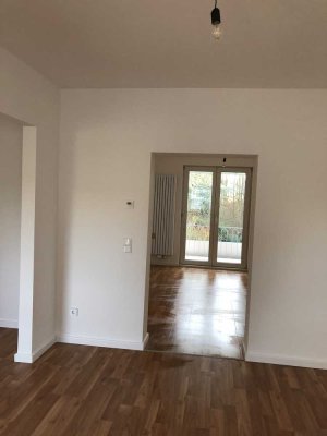 Moderne, kernsanierte 2,5-Zimmer-Wohnung mit Balkon – Köln-Rath/Heumar