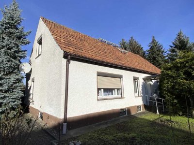 Solides Einfamilienhaus mit Nebengelass in Glaubitz