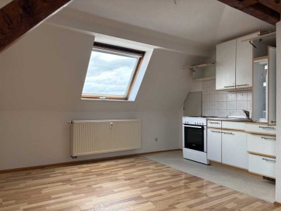 Kompaktes Apartment in Ulm: 1-Zimmer-Wohnung im Dachgeschoss