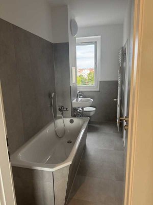 Sanierte 2-Raum-Wohnung mit WBS!