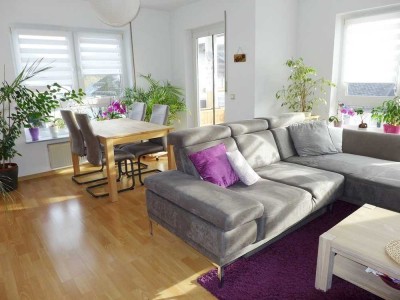 TOP-gepflegte 3-Zi.-Wohnung in herrlicher Aussichtslage
