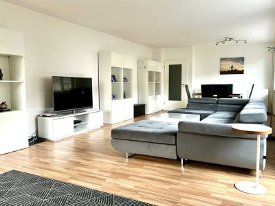 Ohne Makler - Großzügige 5-Zimmer-Wohnung mit zwei Balkonen, Aufzug im Frankfurter Nordend