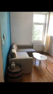 Charmante 2-Zimmer-Altbauwohnung mit Balkon & EBK in Hannover-Mitte