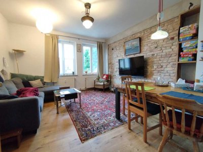 Bezugsfreie 3 Zimmer mit Tageslichtbad in bester Lage nah am Boxhagener Platz