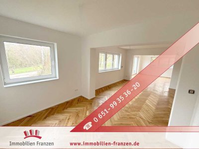 Hochwertig kernsanierte, energieeffiziente Traumwohnung mit zwei Bädern, großer Garten & Terrasse