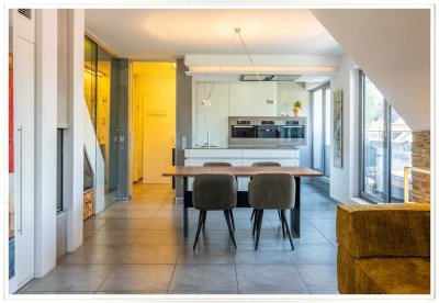 Sonnige Wohnung mit Hauscharakter! Luxuriös ausgestattete Maisonette-Wohnung in ruhigster Lage vo...