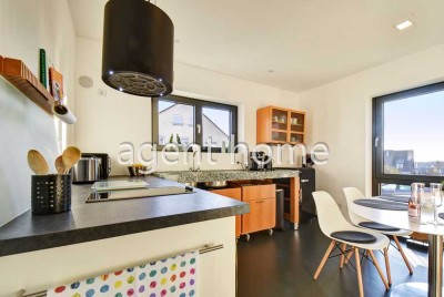 MÖBLIERT - CLASSIC LIVING - Schöne Wohnung mit PKW-Stellplatz