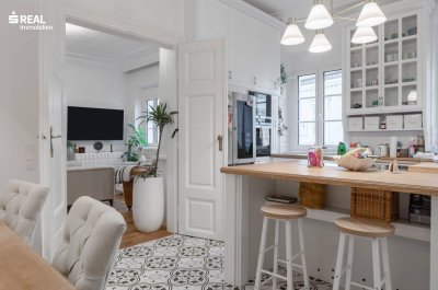 EXKLUSIVE 4 ZIMMER-ALTBAUWOHNUNG MIT TERRASSE IN BESTLAGE