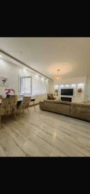Stilvolle, neuwertige 4-Zimmer-Wohnung mit Einbauküche in Worms  ( Teils mobiliert )