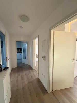 *BEFRISTET 15.03.26 BIS 15.06.26* Möblierte 2-Zimmer-Wohnung: Untervermietung in Augsburg