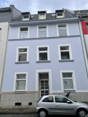 3-Zimmer Altbauwohnung in Ruhiglage am Park in Gerresheim