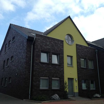 Traumwohnung im EG mit kleinem Garten