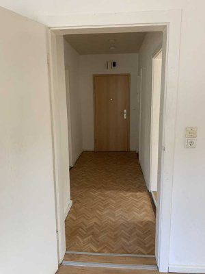 Top geschnittene helle pflegeleichte 3-Zimmer-1. OG Whg. ideal für Alleinstehende & Paare