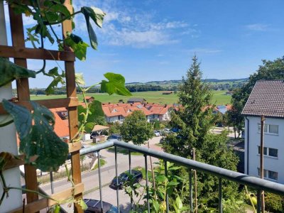 Zentrums- und naturnahe 2-Zimmer-DG-Wohnung mit Balkon und EBK in Murnau
