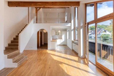 LICHTDURCHFLUTETE MAISONETTE 2-Raum-Wohnung mit Balkon und EBK in München Solln
