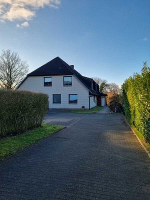 Gepflegte 5-Zimmer Wohnung im 1. OG mit Balkon in Fredenbeck