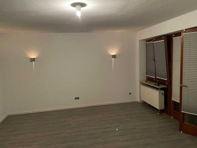 Helle Zentrale 2 Zimmer mit Balkon