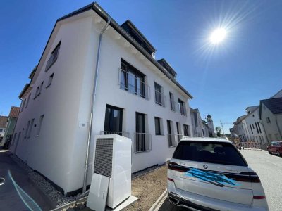 2 Zimmer Wohnung EBK, FBH, Parkett, KFW 55