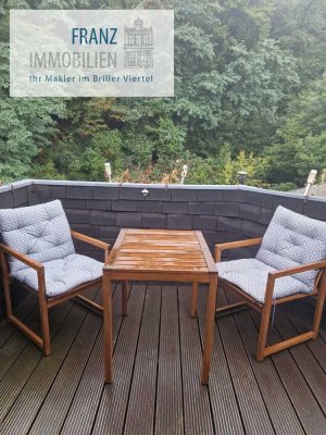 Schöne 3 Zimmer Dachgeschosswohnung in Jahrhundertwendehaus auf den Südhöhen