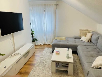 Schöne 4 Zimmer DG-Wohnung mit einem 30 qm Balkon