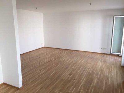 Schöne, geräumige zwei Zimmer Wohnung in Karlsfeld