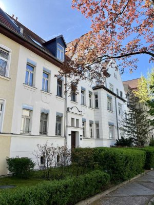 Traumhafte 3-Zimmer-Wohnung mit eigenem Gartenanteil: Hochwertig saniert im Villenviertel Leutzsch!
