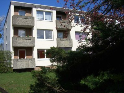Schön geschnittene  3 Zimmer Wohnung im 6- Fam. Haus
