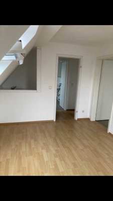 Modernisierte Wohnung mit eineinhalb Zimmern sowie Balkon in Braunschweig