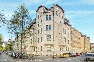 Sofort bezugsfrei: Charmante 2-Raumwohnung mit Balkonblick über grüne Innenhöfe und Leipzigs Dächer