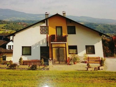 Idyllische Dachgeschosswohnung mit Fernblick