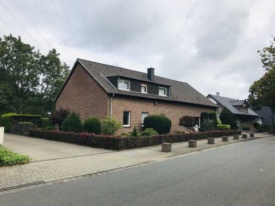 Großes Einfamilienhaus mit Garten in Dinslaken