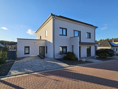 Erfüllen Sie sich Ihren Immobilientraum - Einfamilienhaus mit Einliegerwohnung in Weiden