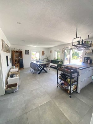 Kernsanierte 4 Zimmer Terrassenwohnung