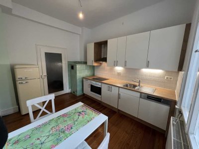 Helle  2-Zimmer Altbauwohnung im Zentrum von Landau