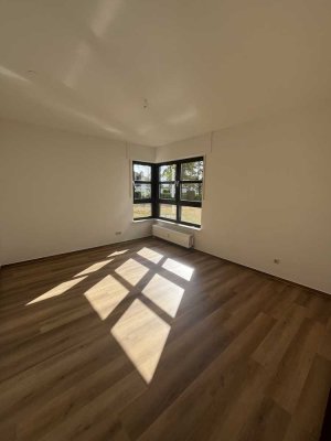 Sanierte 3 ZKB Erdgeschosswohnung mit Terrasse