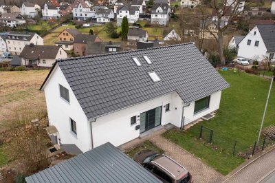 NEU: Saniertes großzügiges Einfamilienhaus mit Einliegerwohnung in Werdohl-Kleinhammer zu verkaufen!