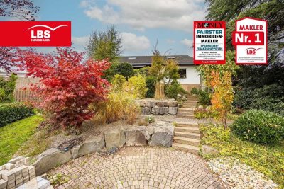 Einfamilienhaus mit Einlieger, Garage, Doppel-Carport und schönem Garten