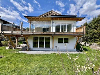Zweifamilienhaus mit Fluss- & Bergblick (06508)