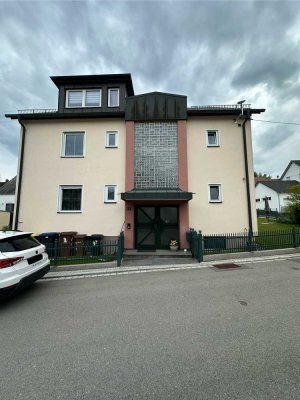 Modernisierte 2-Raum-Wohnung mit Einbauküche in Diedorf