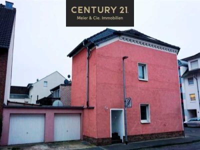 Euskirchen–City - Gepflegtes und saniertes Dreifamilienhaus