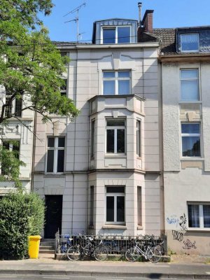 Geschmackvolle 3-Zimmer-Altbauwohnung mit Einbauküche in der Bonner Weststadt