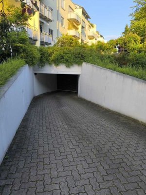 Charmante 1-Zimmer-Wohnung mit großem Balkon und Tiefgaragenstellplatz